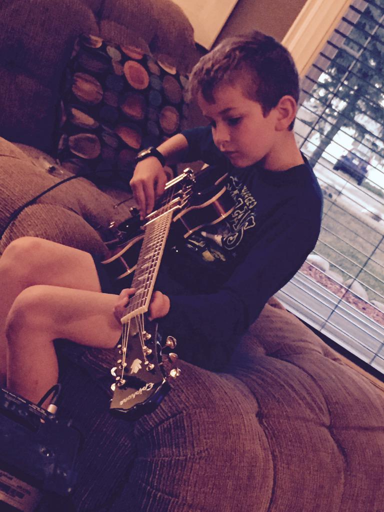 BalancedTechSM's tweet image. RIP @BBKing we so love the blues in our house my son learning some scales #guitar #lovelearning #BluesLegend