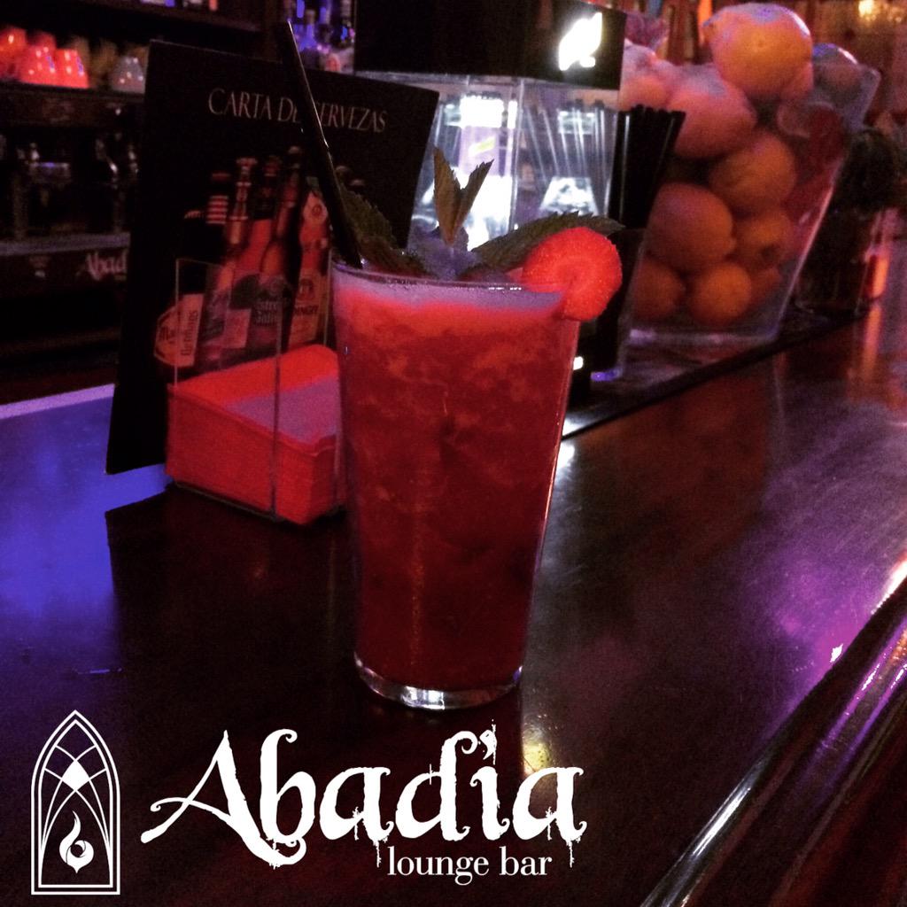Buenas tardes!!!!que mejor forma de combatir el calor que combinando nuestra terraza y un mojito de fresa