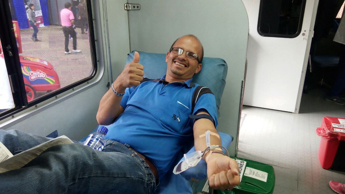 SectorSalud's tweet photo. #DonaSangreDonaVida en Cade Américas. Los esperamos hasta las 3:30 p.m. al lado del Portal Américas de @TransMilenio http://t.co/4v6q42WgBS