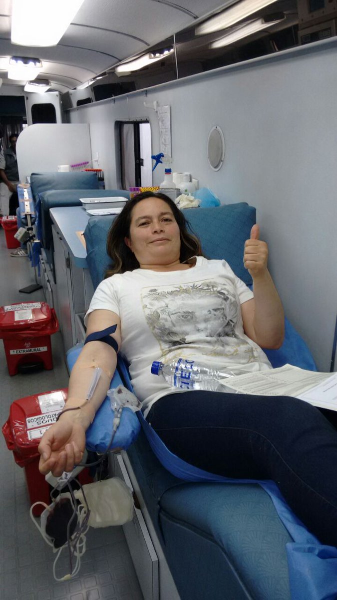 SectorSalud's tweet photo. #DonaSangreDonaVida en Cade Américas. Los esperamos hasta las 3:30 p.m. al lado del Portal Américas de @TransMilenio http://t.co/4v6q42WgBS
