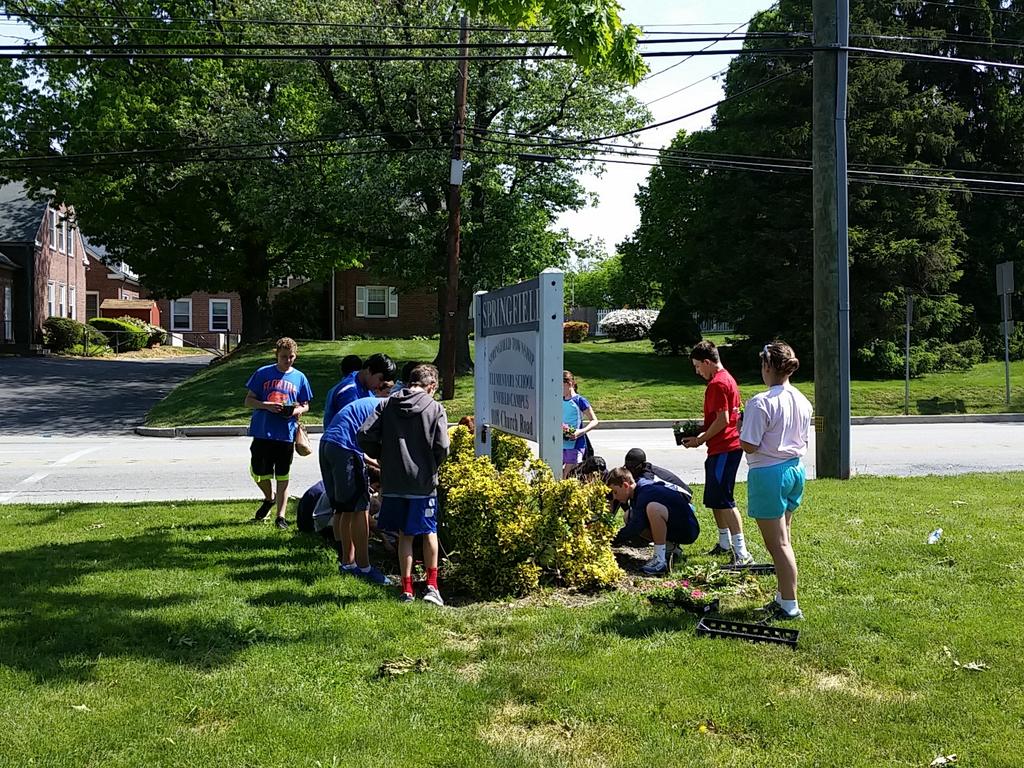 ENFIELD_SDST's tweet image. Making Enfield beautiful - STMS Day of Service @ENFIELD_SDST @SpringfieldTMS