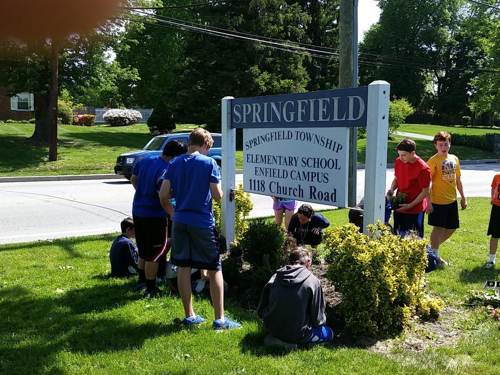 ENFIELD_SDST's tweet image. Making Enfield beautiful - STMS Day of Service @ENFIELD_SDST @SpringfieldTMS