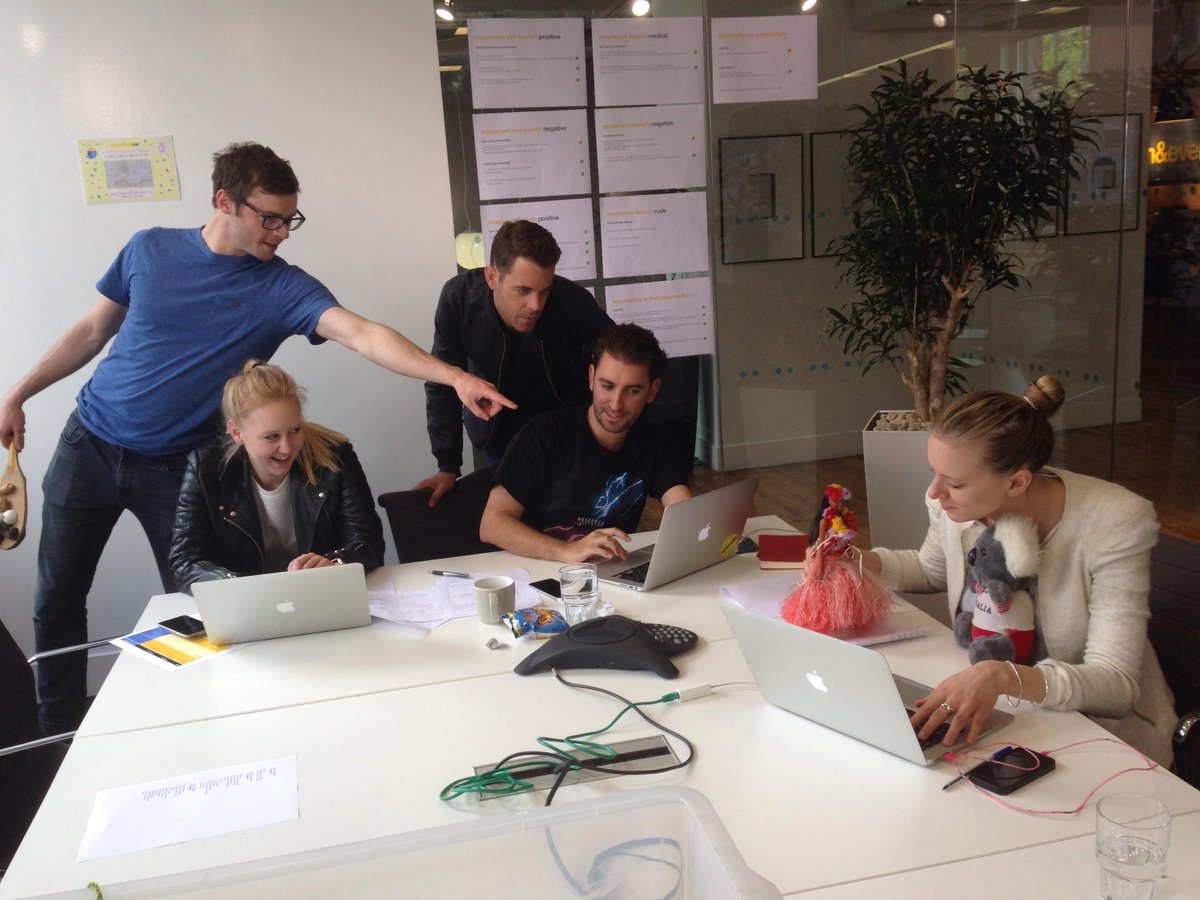 desandtroy's tweet photo. #hooroo in action at @aandeddb tweets per minute are off the scale. http://t.co/Io6I3RaXlM