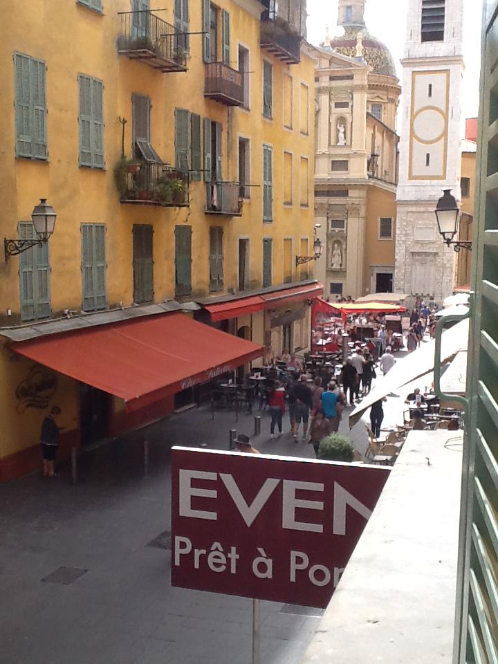 OUTOFHISTORYDOC's tweet image. Chilling in Nice