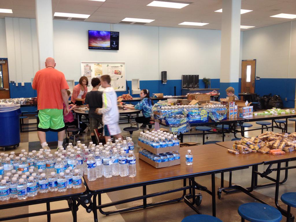 SpringfieldTMS's tweet image. Check out our middle school!  STMS Day of Service @edayspringfield @springfieldsun