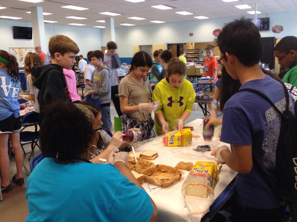 SpringfieldTMS's tweet image. Check out our middle school!  STMS Day of Service @edayspringfield @springfieldsun