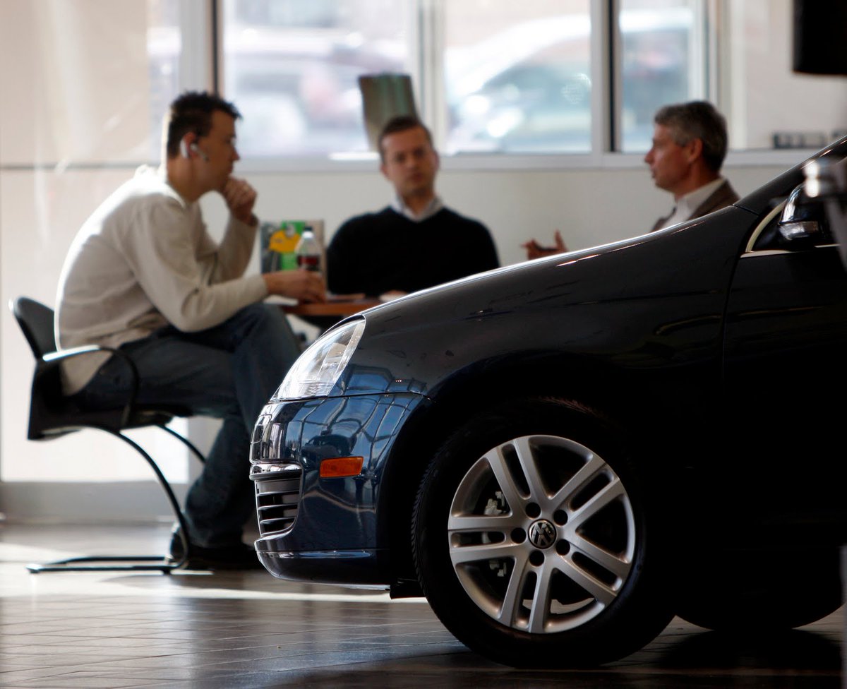 SegurosAPS's tweet photo. ¿Una eventualidad con tu carro? Con #SegurosAPS no tienes porque mal pasar ante estas situaciones porque #APSteCuida. http://t.co/52exqd1qHr