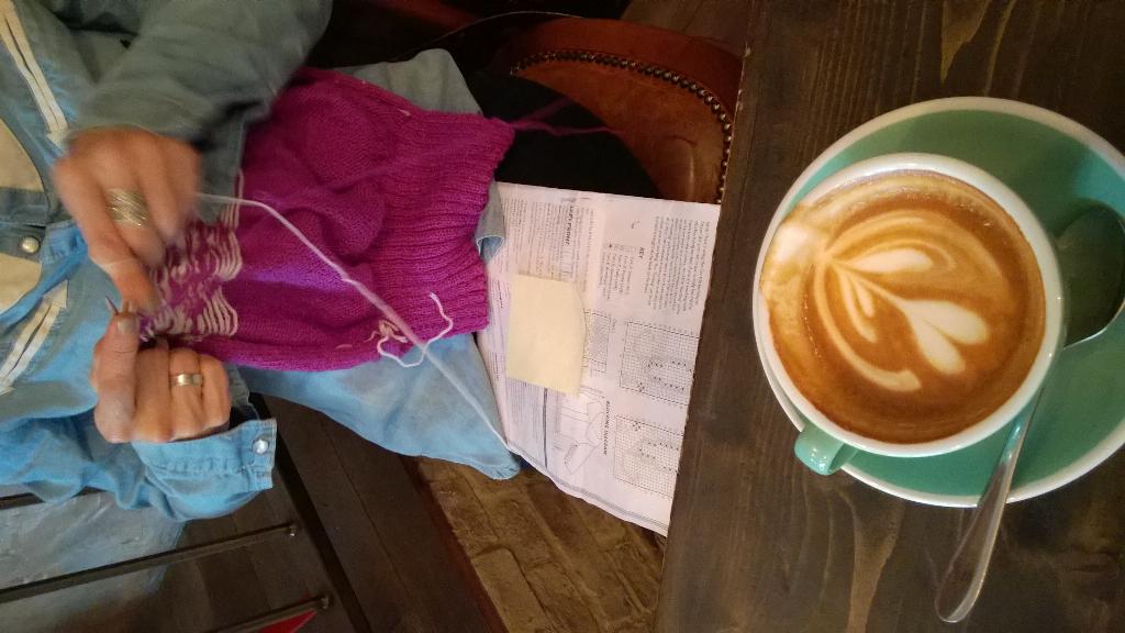 sugardaddy20522's tweet photo. Flattie at @200DegreesCafe, best UK cafe for out-of-office knitting 2015 @CoffeeStopsUK http://t.co/VbfjZC73rU