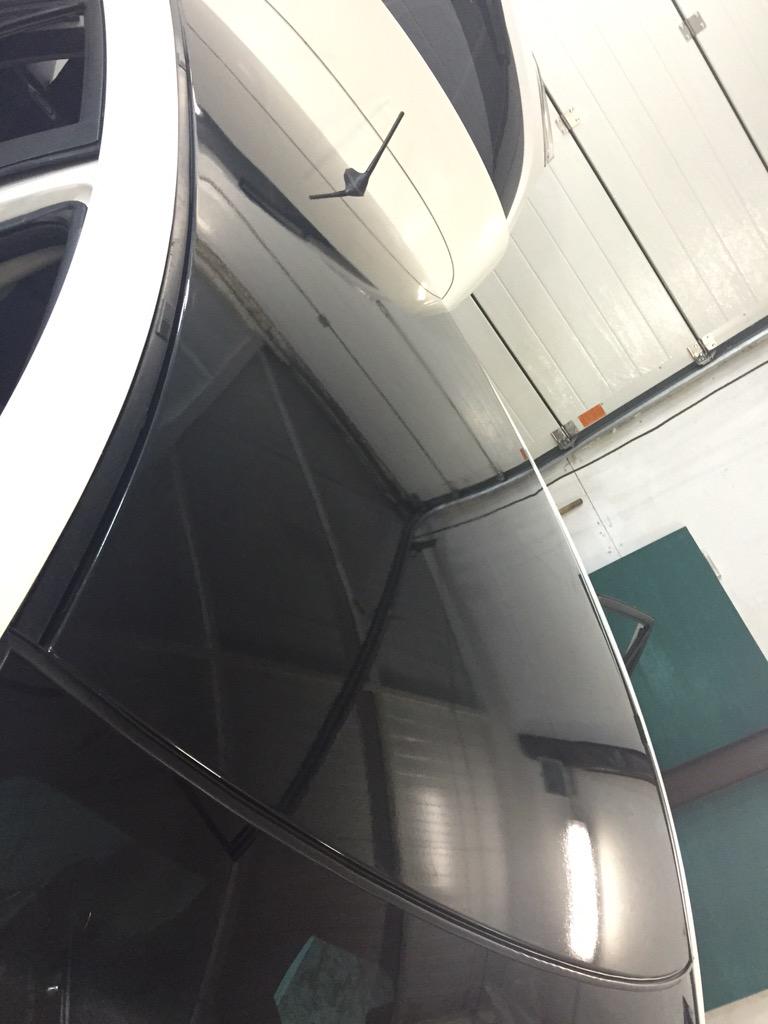InfoVinvik's tweet photo. оклейка крыши Mazda 3 черной глянцевой пленкой, время работы 2 часа, стоимость 6тр. #винил #vikingsvinyl #vinvik.ru http://t.co/TvZGDSRiAQ