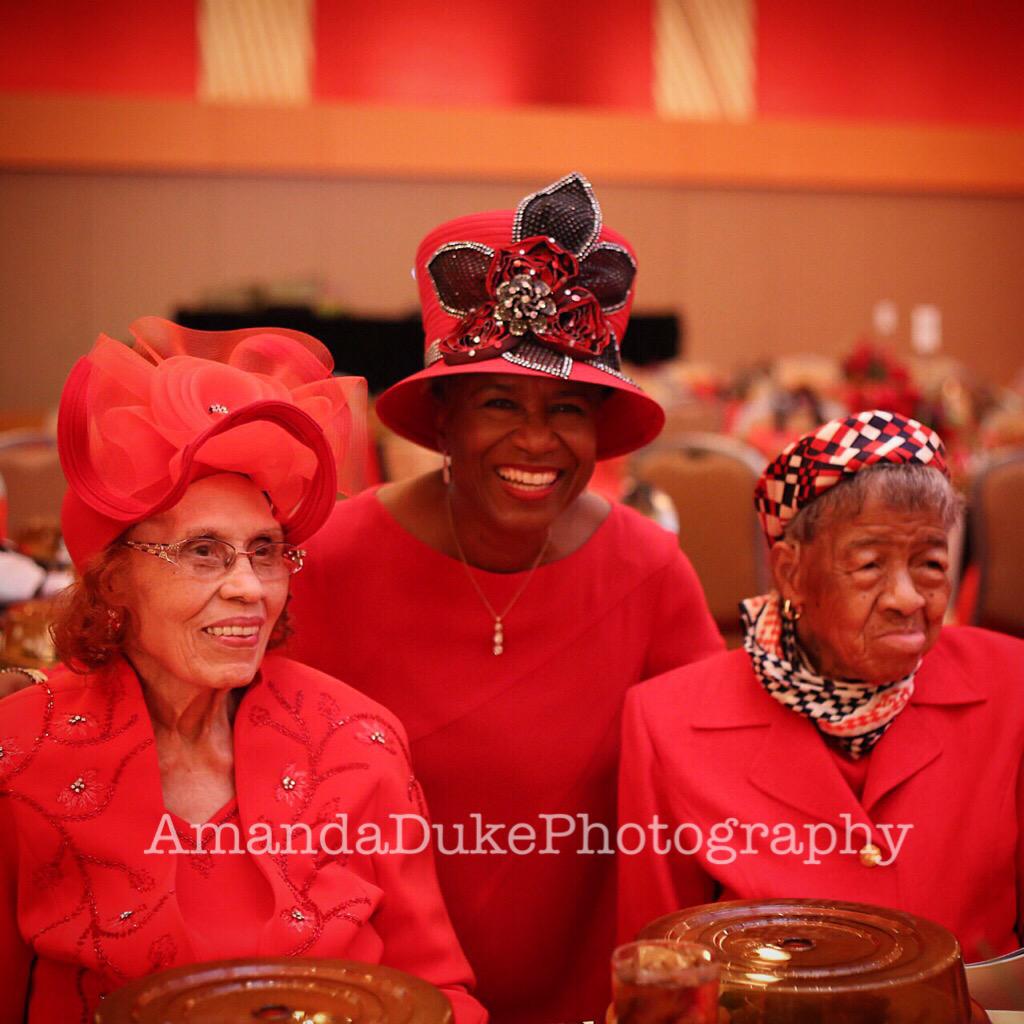dukeandcomedia's tweet photo. Love this! @monicawsb with her mother and mother-in-law at the @atlantaheart #atlantagored luncheon! #gored #atlanta http://t.co/2RtpyLARp1