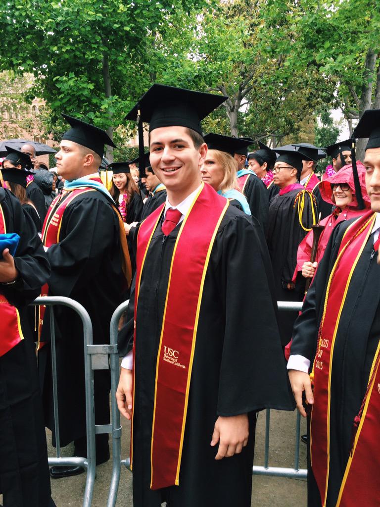 hollandrosee's tweet photo. So beyond proud!! I love you Ben!!✌🏼#USCgrad #FIGHTON http://t.co/nsVkqyn5rE