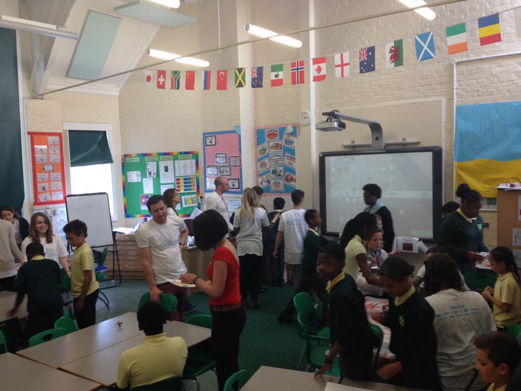 School kids loved the art workshop. @KidsCompanyUK &amp; #ViacommunityDay doing a fine job