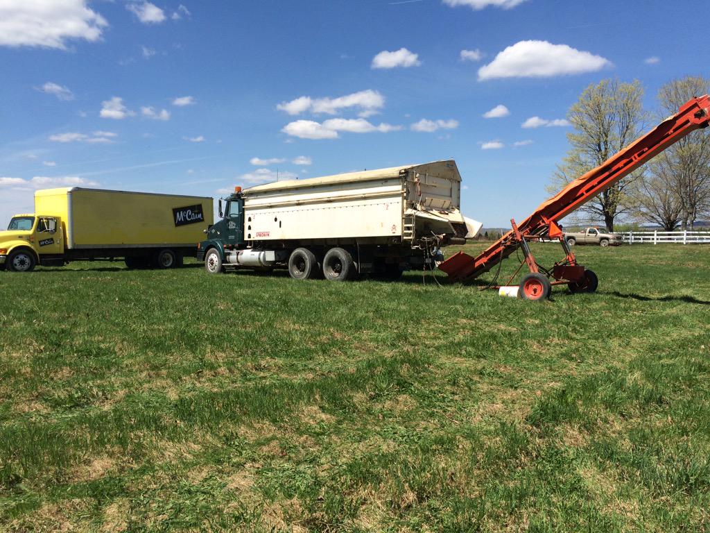 ClaudeSamPTAg's tweet photo. Beautiful day to plant #patato in Florenceville NB with #MykePro http://t.co/YE7mr3NnE9