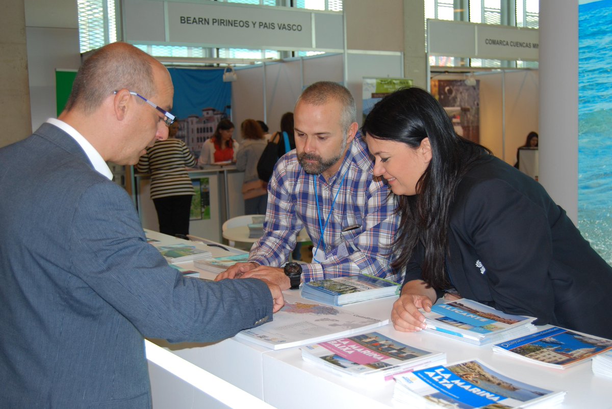 feriadezaragoza's tweet photo. #ARATUR2015, plataforma para dinamizar y promocionar el turismo en Aragón , @CongresosZgz http://t.co/DUK260Czri http://t.co/kqJNkSUpty
