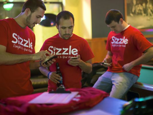 PostCrescent's tweet image. Congrats to the @UWOshkosh students who won 'America's Pitch Tank'! post.cr/1A6Hw6a