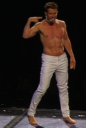 JoeysIrishPower's tweet photo. this makes me giggle and flatline at the same time @joeymcintyre #doesntplayfair #twistedforJoe http://t.co/K3wKDrv3RJ