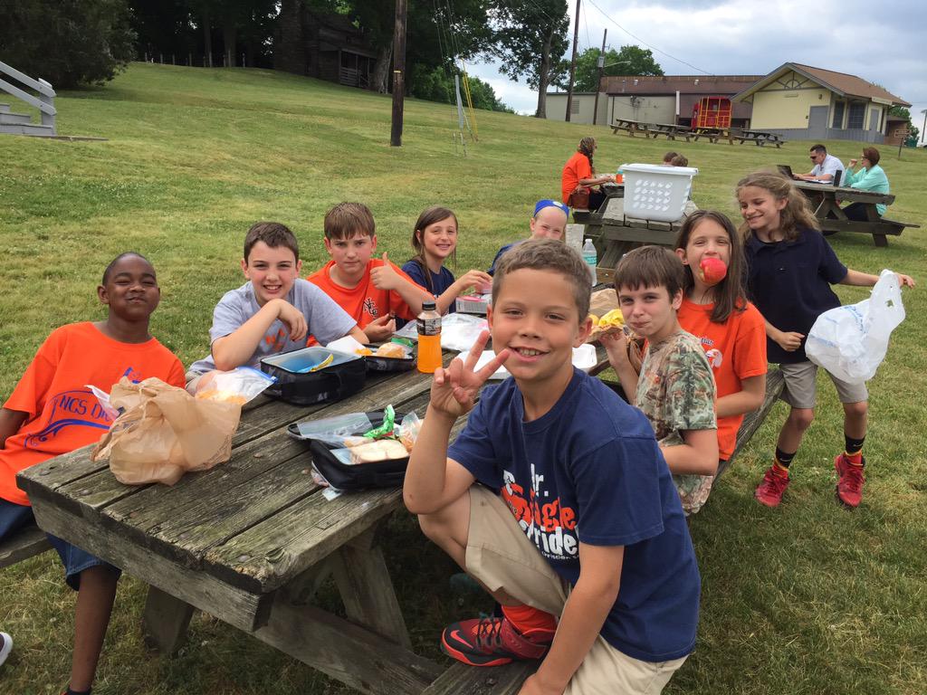 NCSelementary's tweet photo. 4th 9 Weeks AR Stars enjoying lunch at the park. http://t.co/8rLO2Y7Fwj