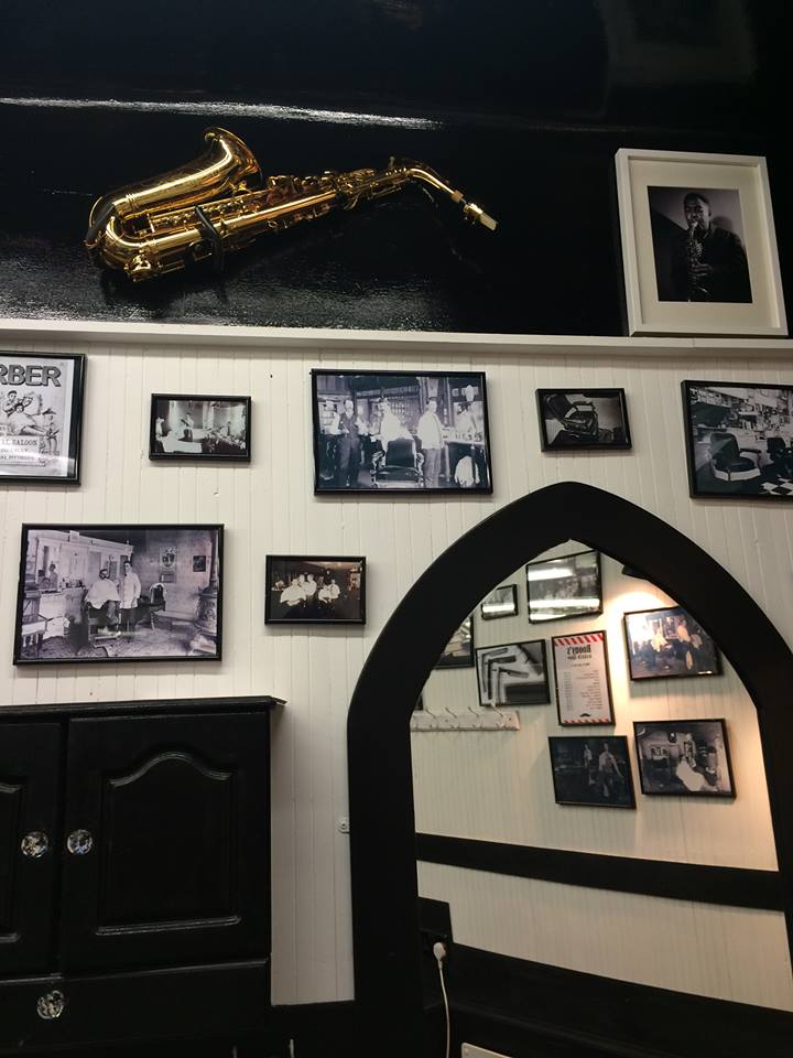 Groom &amp; Entourage Package for 6 <a href="/0_roonys/">Roonys barbers</a> Stafford  shaves + gift set for groom £120. Option to add a breakfast/beer!