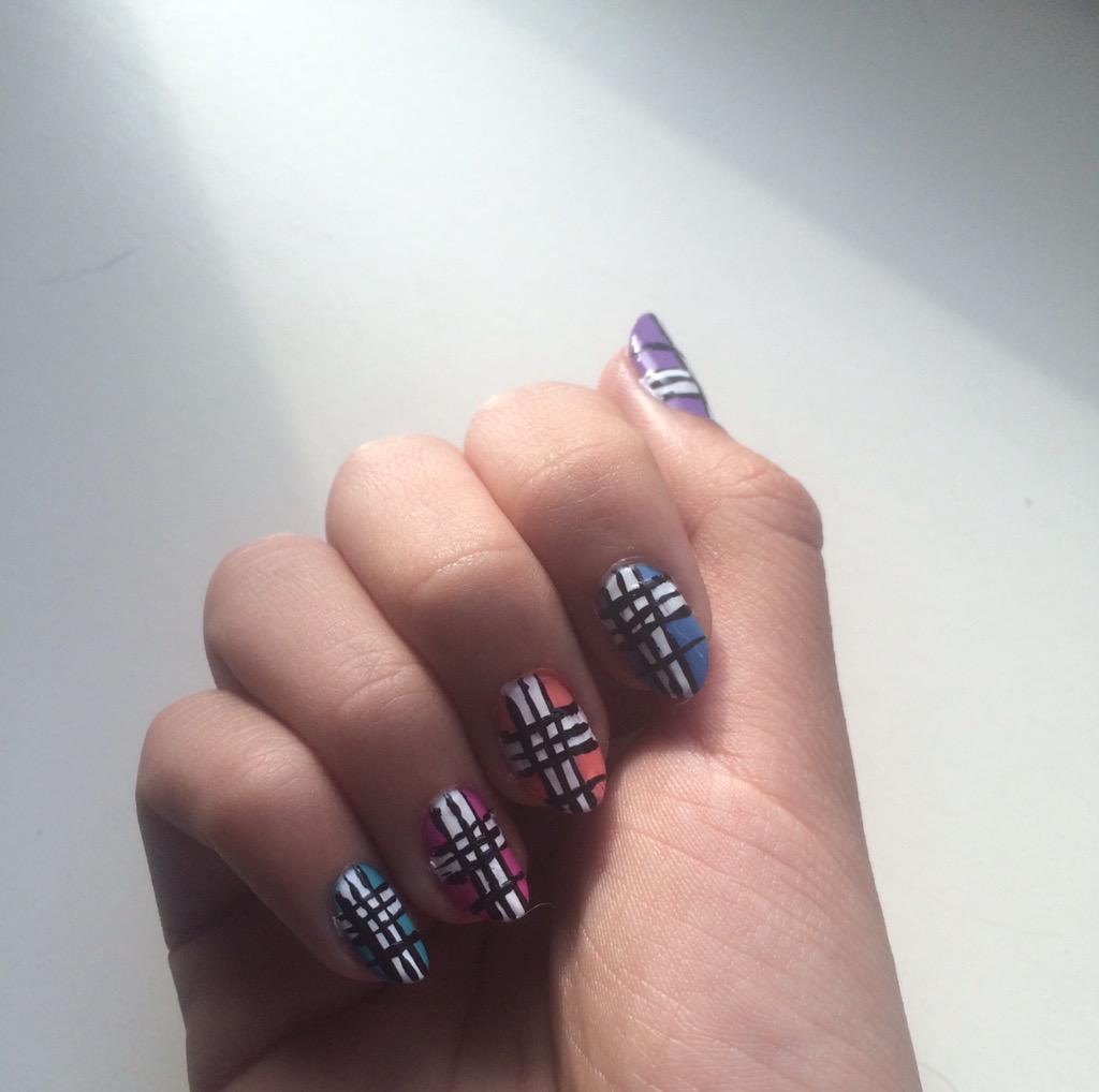 Plaid nailart inspired by @MissJenFABULOUS video ♥️ #notd