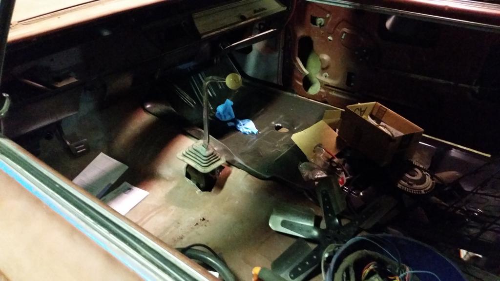 MyRossbrenner's tweet photo. Yeah !!! U see that little stick coming out of the floor of my Chevelle ??? That's my tranny installed ! #progress http://t.co/llu33WmFRk