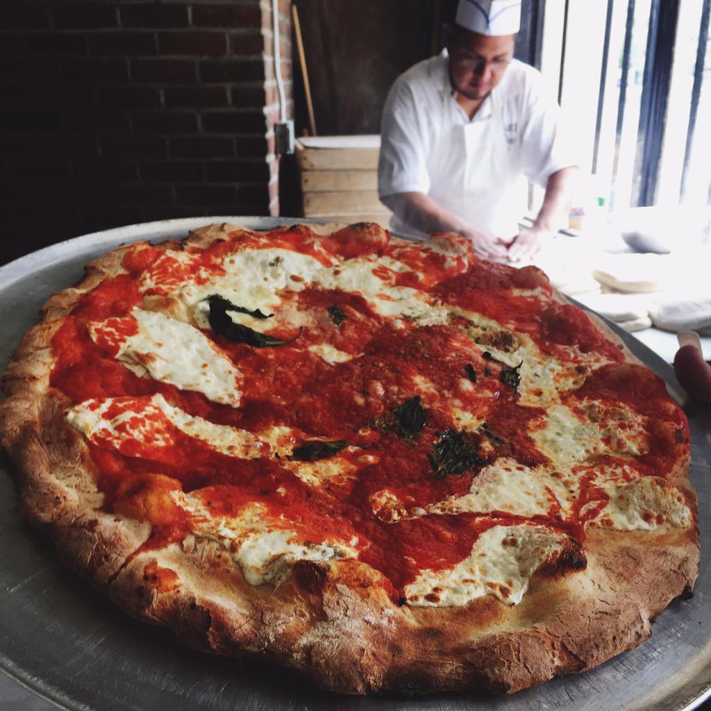 schmooey's tweet image. Fact: if you load up on @GrimaldisPizza, you will run faster in the #BKHalf. #ATHLEEEEEATS