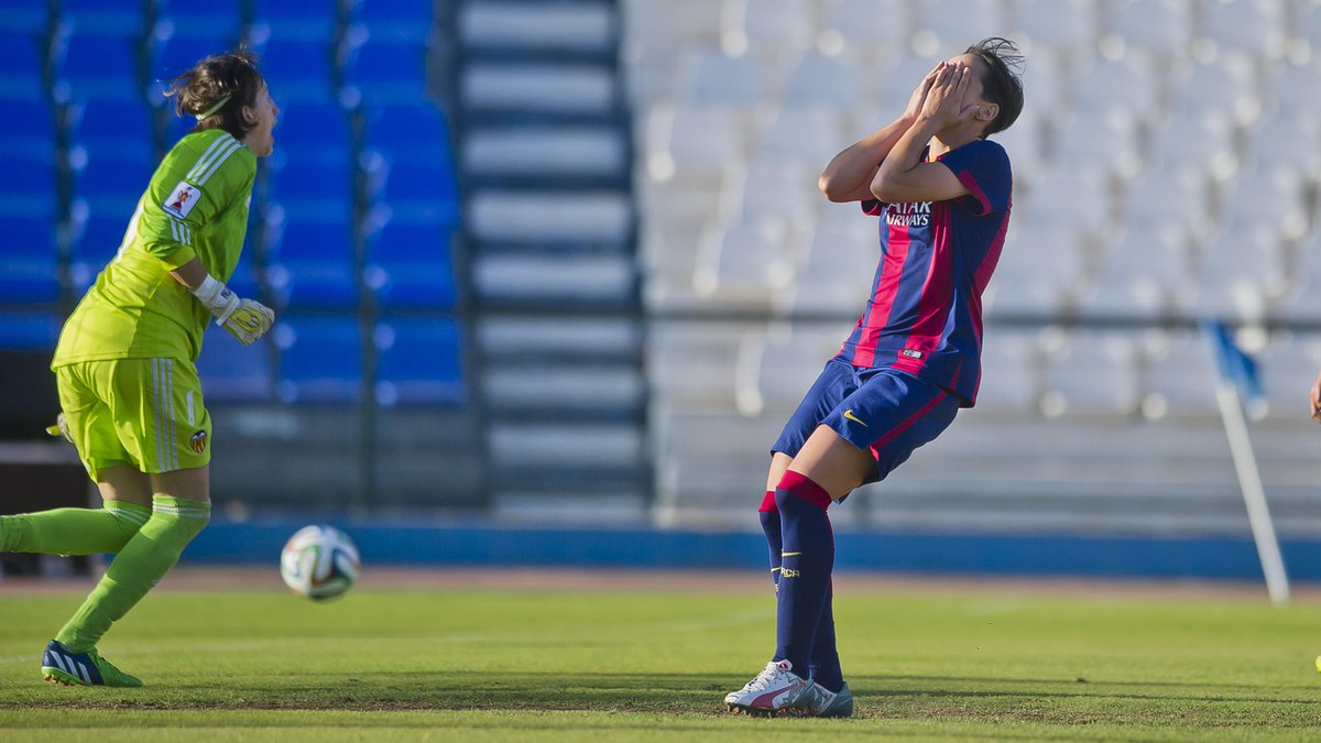 FCBmasia's tweet photo. [CRÓNICA] @VCF_Femenino-Barça Femenino: Caen en la semifinal sin suerte (0-1) http://t.co/TuDUQPdaeh #CopaDeLaReina http://t.co/VICKV2Khq4