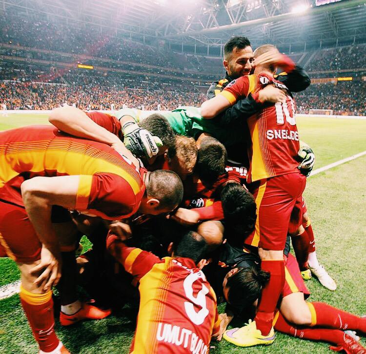GalatasaraySK's tweet photo. #BugünGünlerdenGALATASARAY http://t.co/BsXxiOFTXv