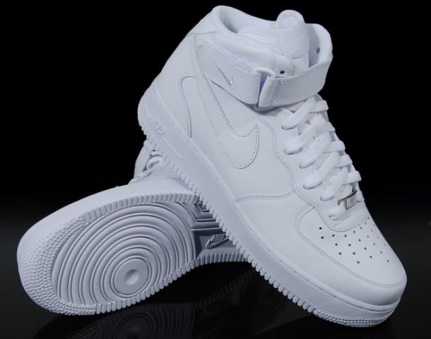 offertsport's tweet photo. Air Force Blancas, estos dos modelos por 30€, gastos de envio incluidos http://t.co/QOCCvEelrP