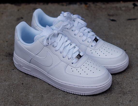 offertsport's tweet photo. Air Force Blancas, estos dos modelos por 30€, gastos de envio incluidos http://t.co/QOCCvEelrP