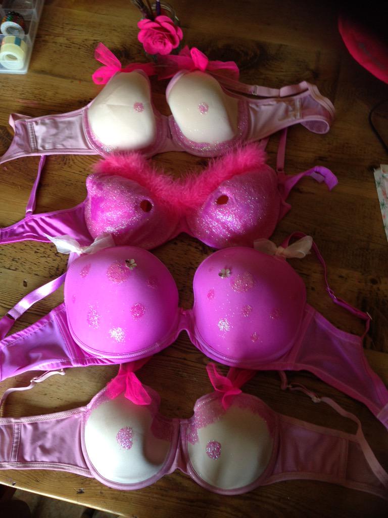 WalktheWalk's tweet photo. Fab! RT @RacheAllen: @WalktheWalk bras at the ready!!!! The natural but blingy look!!! #MoonWalk2015 http://t.co/1cG8s8ROXm