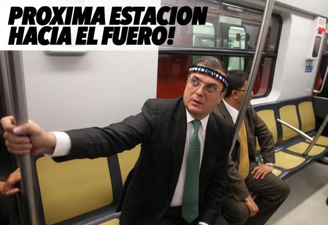 ElGzz2's tweet photo. como Todo un desmadre con tal de no trabajar como los demas#JuanitoEbrard http://t.co/kTNcZQpwOU