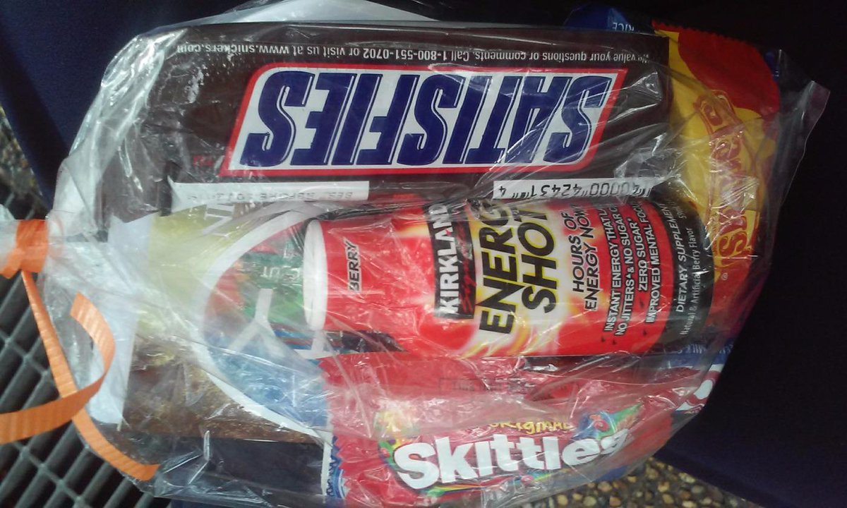 Marbachata's tweet photo. Thank you for the goodie bag #UTweCare http://t.co/kQ69iA474E