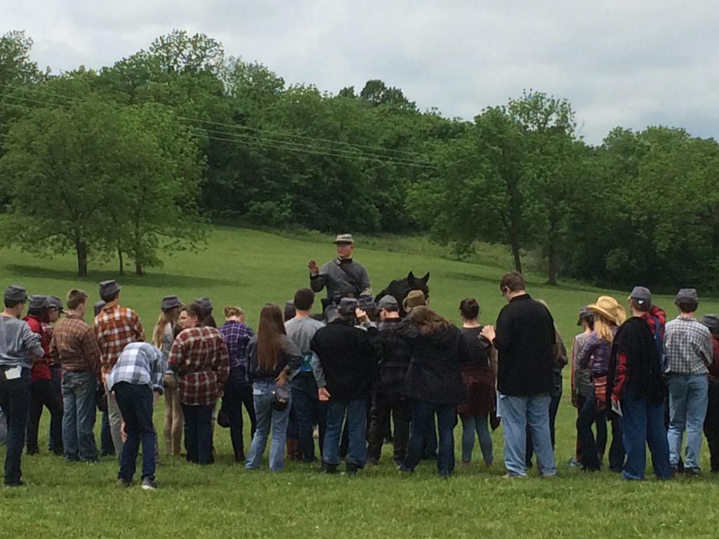 CarverMSCougars's tweet image. Learning about Civil War, great learning groups!  #learningispersonal #ProjectBasedLearning #spsleads