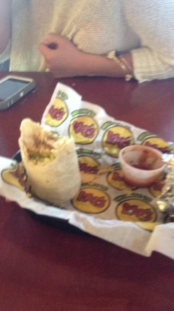 JoeyADayFor120's tweet photo. Day 119 - one more to go! #WelcomeToMoes http://t.co/0twENYfv6q