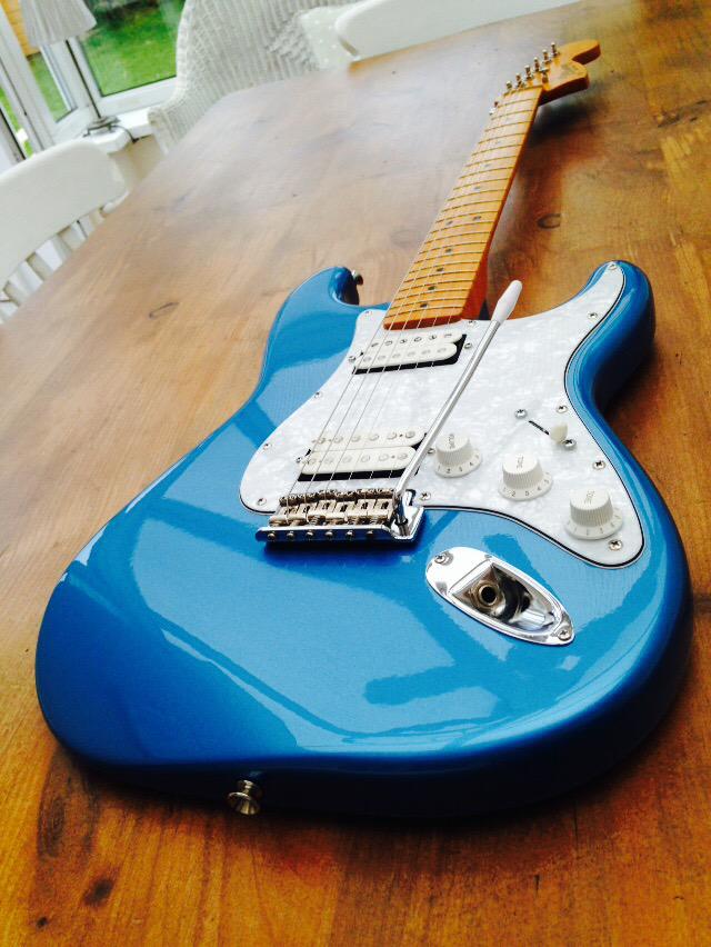 J.DAVEY  GUITARS (@daveyguitars) on Twitter photo 