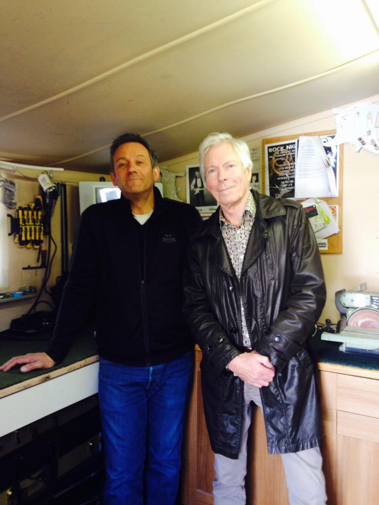 J.DAVEY  GUITARS (@daveyguitars) on Twitter photo 