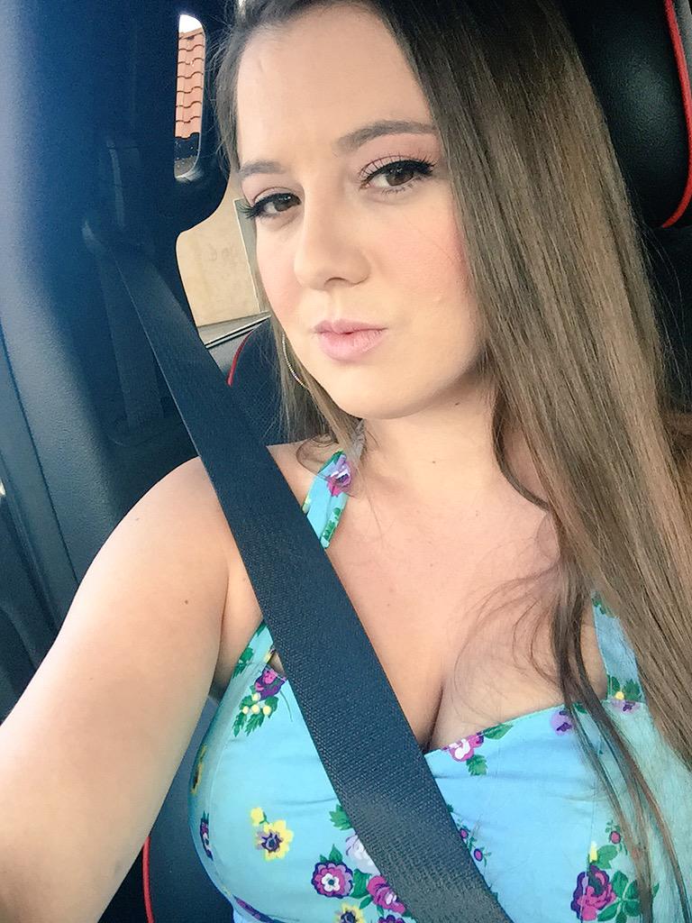 Becky LeSabre (@beckylesabre) Twitter amateur picture Becky LeSabre (@beckylesabre) Twitter