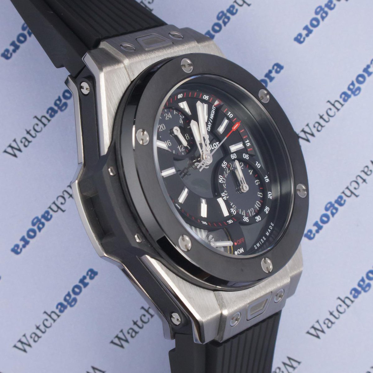 WatchAgora's tweet photo. Drrrrrrriiiiiing! The @Hublot Big Bang Alarm Repeater will ring at the time you set it to ➔ http://t.co/hGpUTOUO0i http://t.co/N3nBelNfSp