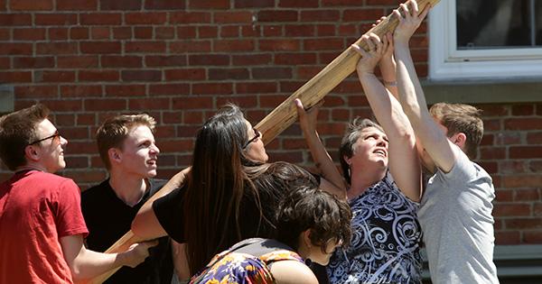 stfxuniversity's tweet photo. Spotted: community building! @NSSSA students help @CoadyStFX Indigenous Women program participants raise a teepee. http://t.co/6eQ0A0n5GP