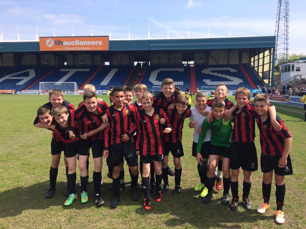 CromptonHousePE's tweet photo. Many thanks to @OfficialOAFC for hosting our Yr 8s today, an incredible match they'll always remember http://t.co/HsvWbCBpvj