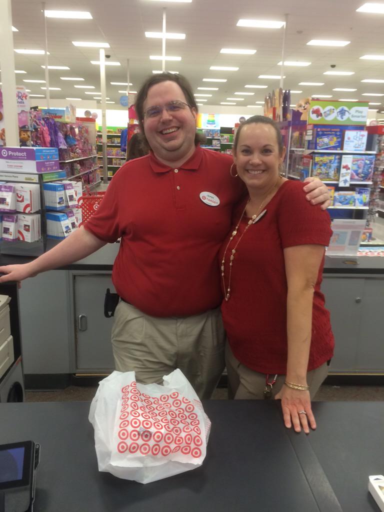 jjmartinez01's tweet photo. #D341 #T2342 #AwesomeService from #JamesfromTarget Electronics #G391Service @crowderabby1 http://t.co/BQBOmEDEHV