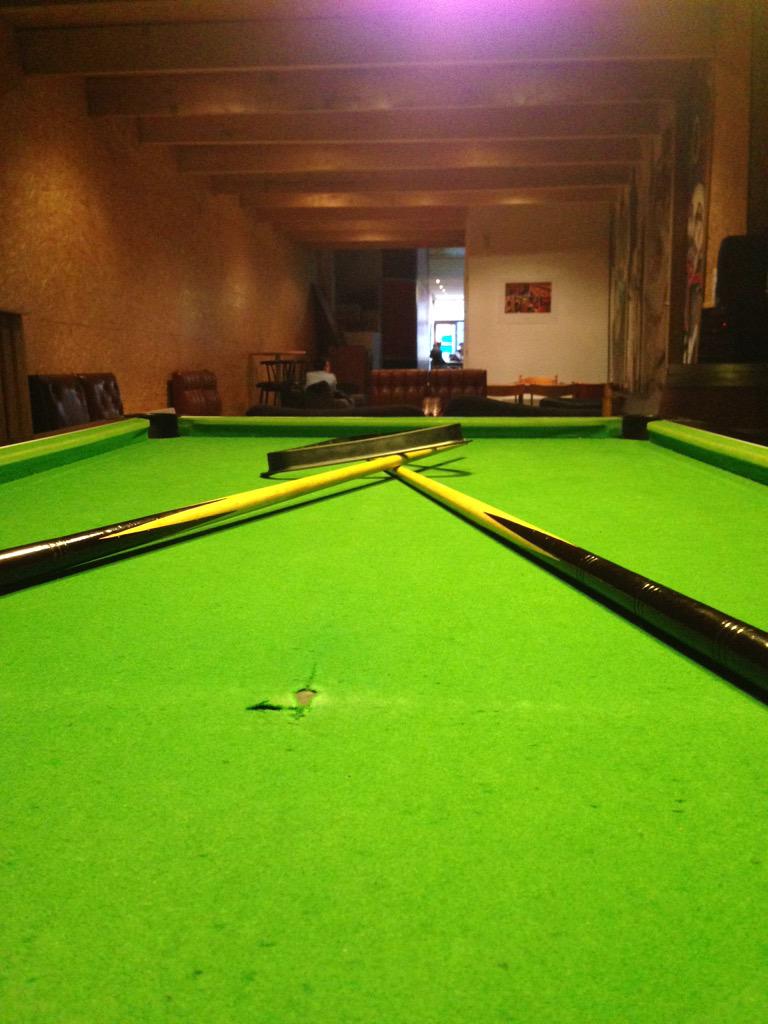 loenolimit's tweet photo. Que de parties, bon moments, challenges autour de ce billard !! Il nous quitte dimanche! Venez lui rendre hommage... http://t.co/2kqeyM3RfN