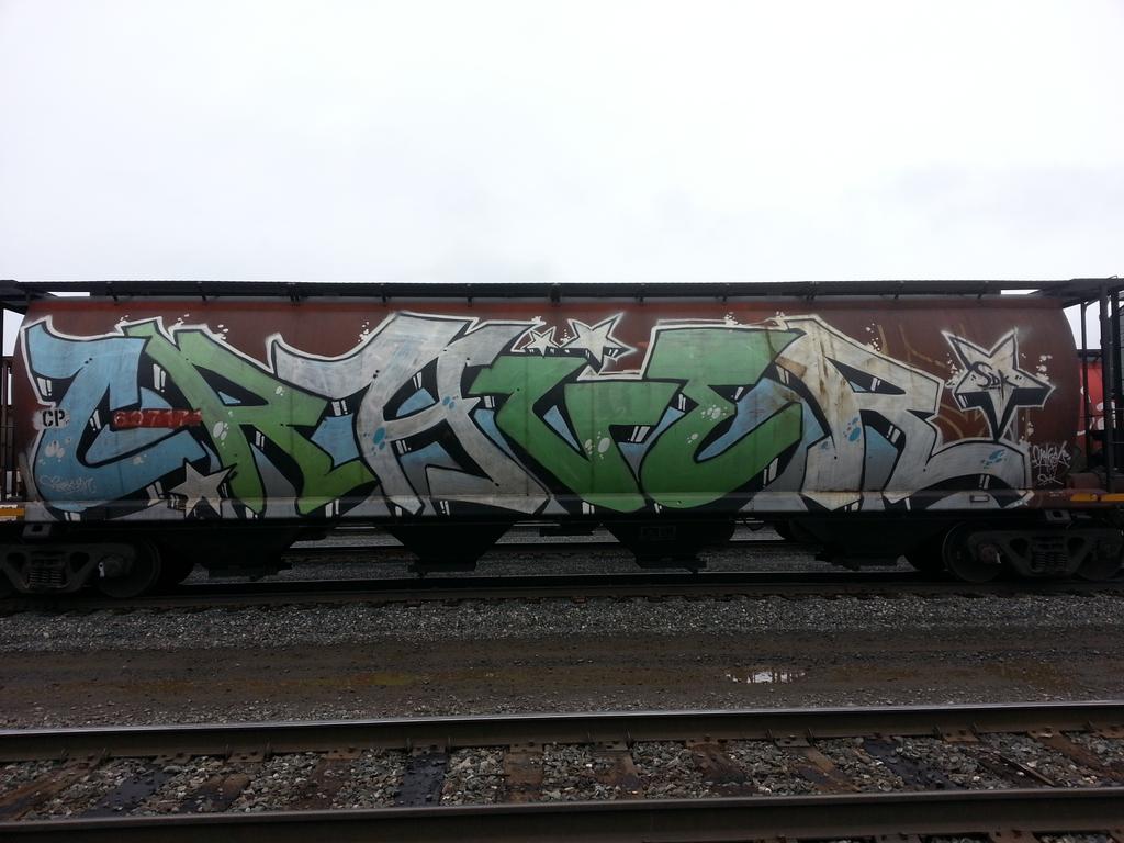 GraffTrain's tweet photo. CRAVER  #benching #graffiti #rollingtoday #freight #train #art #photograffaddict http://t.co/OMd0qxZHvE