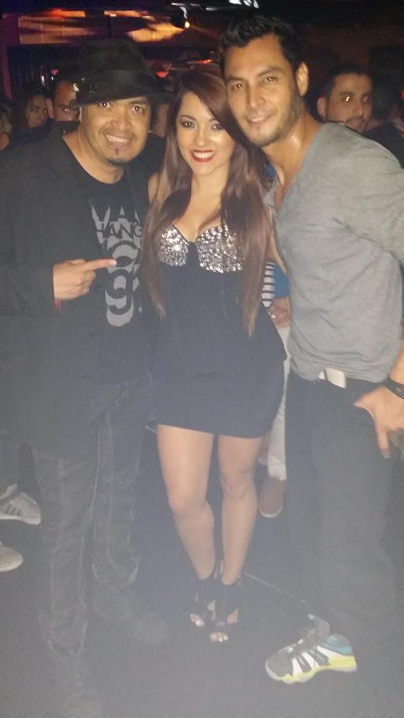 debbsdeutsch's tweet photo. Con #KikeJackson y Anthony (X Menudo, #MDO, #KumbiaKings, #Proyecto1 ) what a COOL GUY y baila WOW👌😉 #miami #Brickell http://t.co/JQftNW4PGw