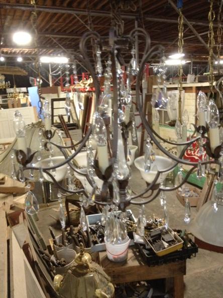 ReWarehouse's tweet photo. Chandelier http://t.co/l7uoYtIc28