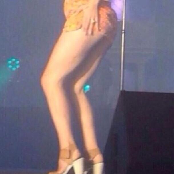 lanadelreylegs tweet picture