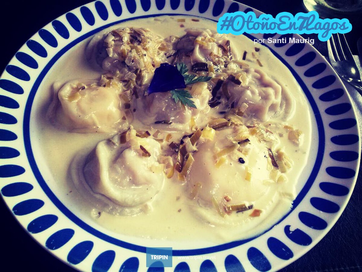 TripinArgentina's tweet photo. #Ahora : Almuerzo y ascenso al #CerroOtto. Visitamos la cabaña de #OttoMeiling : #OtoñoEn7Lagos #ArgentinaEsTuMundo : http://t.co/zuibzT5GcE