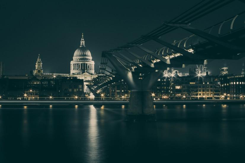 CouponPartners's tweet photo. 27 Things That Happen In Your First Week Of Living In #London http://t.co/p0gQb7ZjnQ http://t.co/dOVjdFSaDH