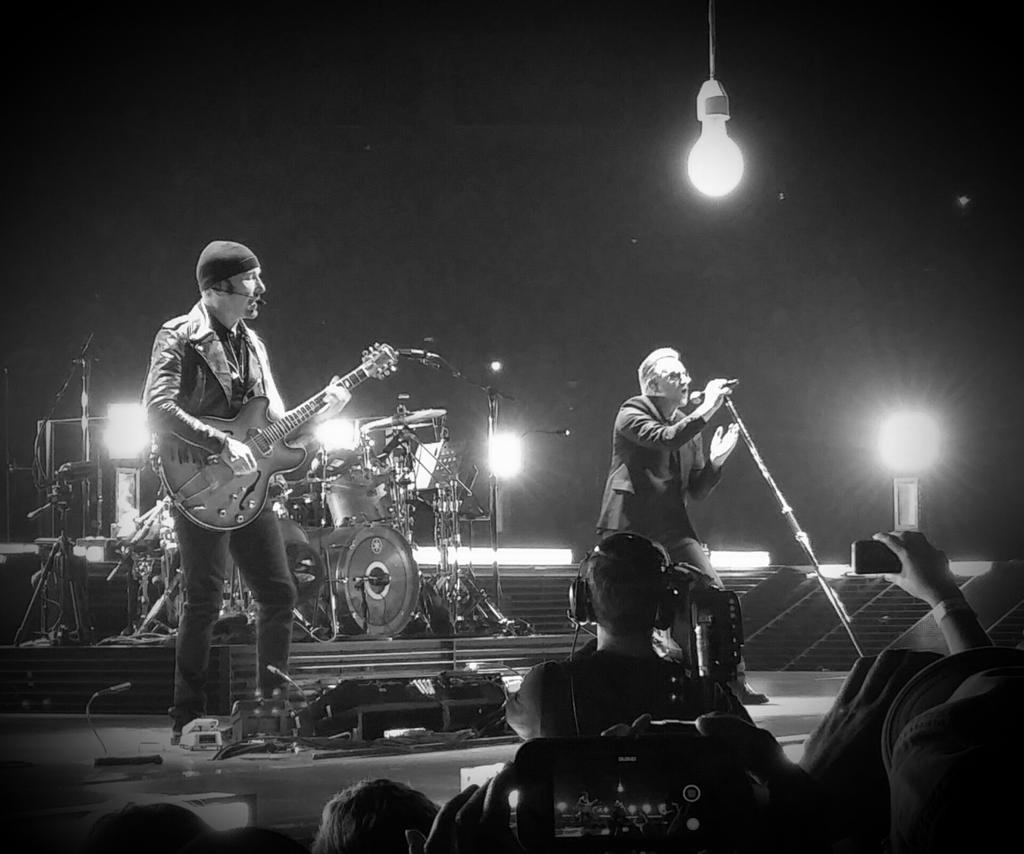 RayCarr's tweet image. Great night at Rogers Arena to kick off the tour. #U2ieTour #U2 #rogersarena