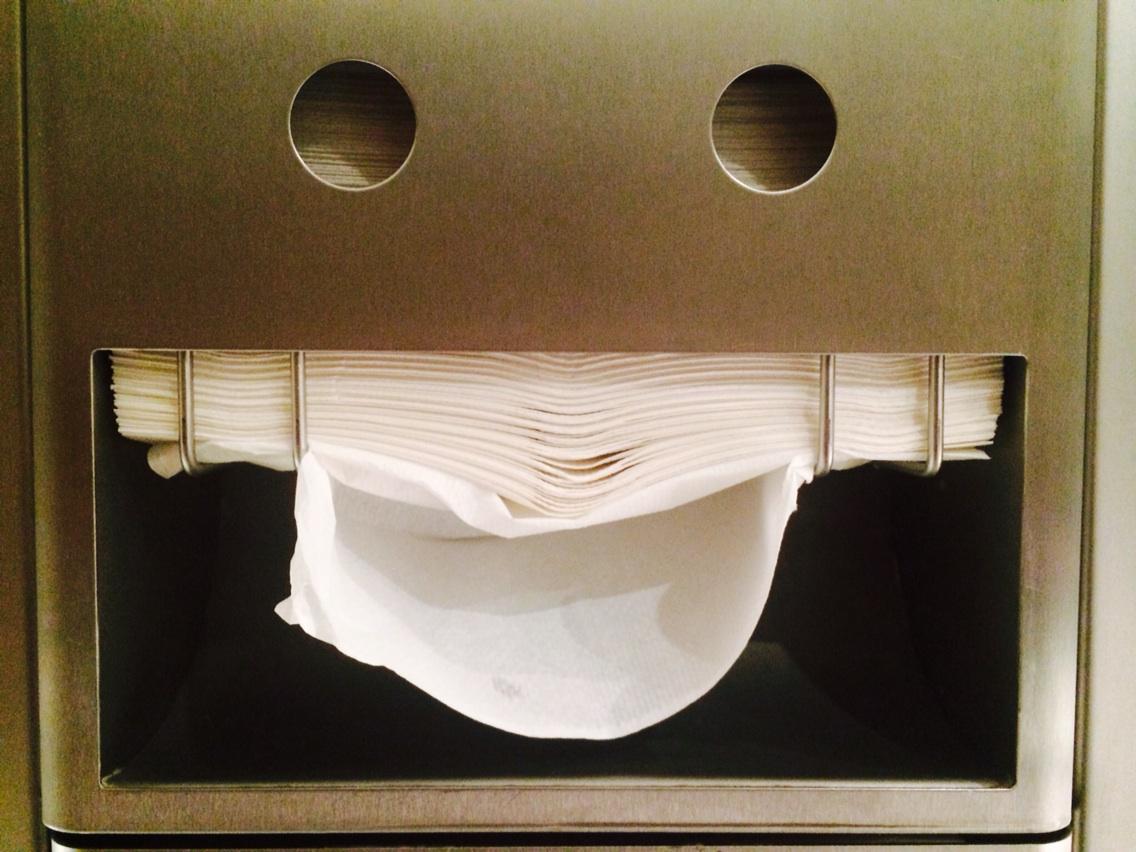 Nat_Low's tweet photo. Face towels. @facepics http://t.co/upnvmYTIj0